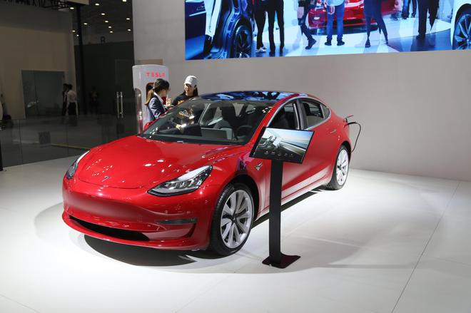 2019海口新能源车展:特斯拉Model 3亮相