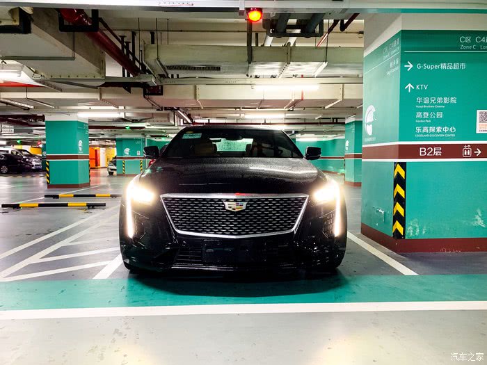 实拍2019款凯迪拉克CT6,配同级唯一2.0T+10AT,奥迪A6L压力大了