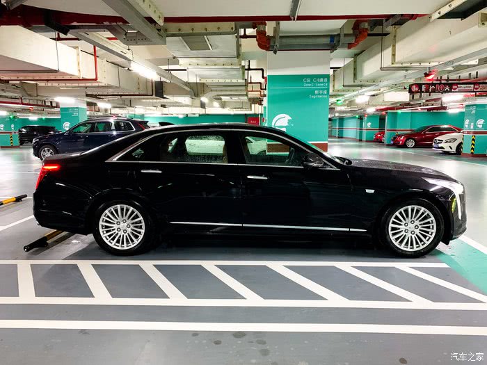 实拍2019款凯迪拉克CT6,配同级唯一2.0T+10AT,奥迪A6L压力大了