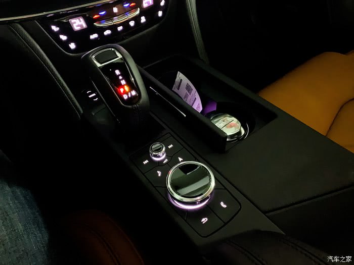 实拍2019款凯迪拉克CT6,配同级唯一2.0T+10AT,奥迪A6L压力大了