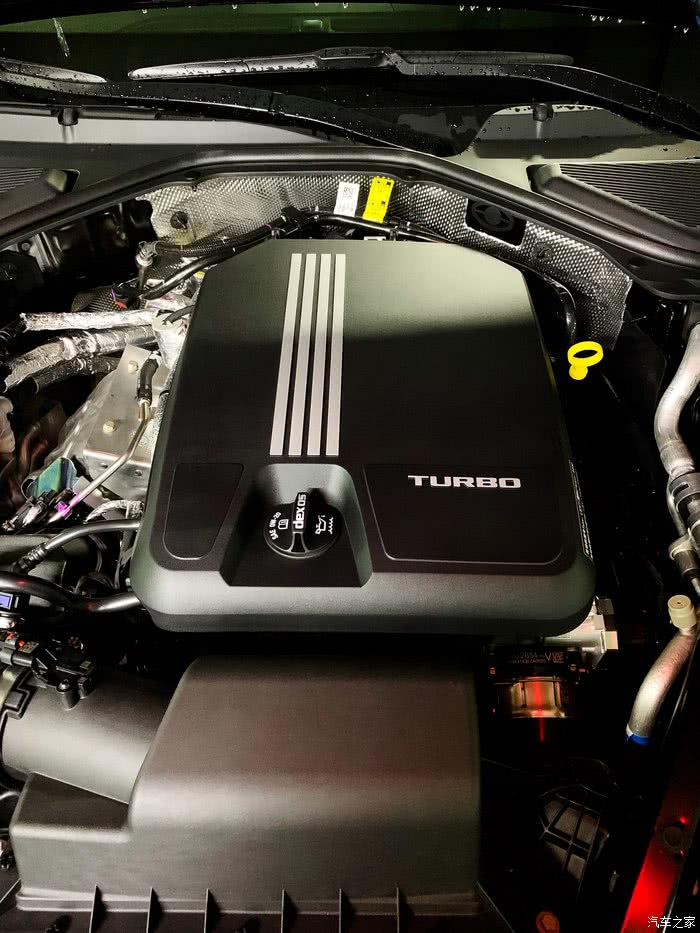 实拍2019款凯迪拉克CT6,配同级唯一2.0T+10AT,奥迪A6L压力大了