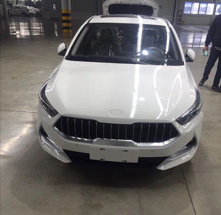 全新起亚K3无伪实车照 今年6月上市